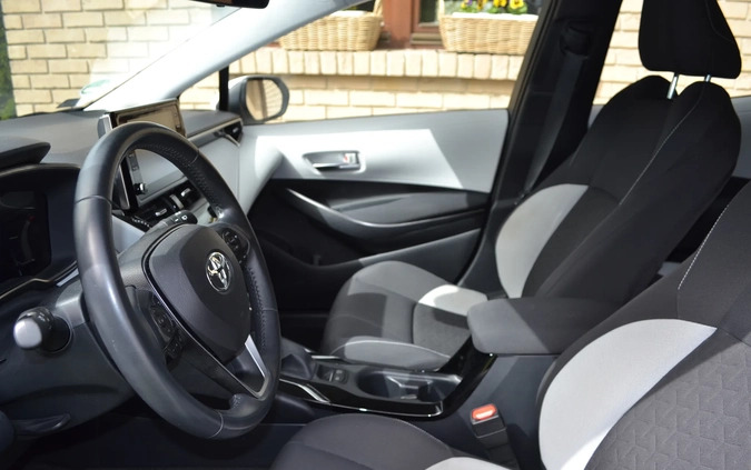 Toyota Corolla cena 74899 przebieg: 128400, rok produkcji 2020 z Strzelno małe 106